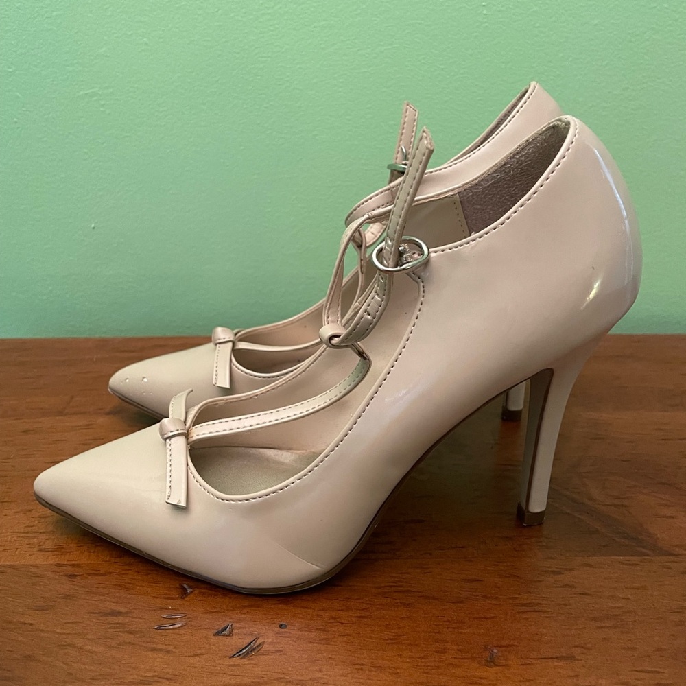 Strappy heels from Xappeal